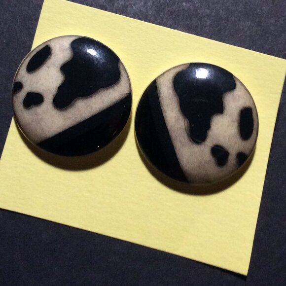 Flashback to Fab with these Totally Rad '80s Animal Print Earrings! #RetroVibes - Picture 1 of 3